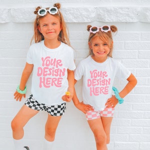 子供用兄弟用ホワイトTシャツ モックアップモデル 幼児 女の子 ベラキャンバス 3001Y 3001T 姉妹 家族 Tシャツ モックアップ 子供用シャツ 友達 Tシャツ