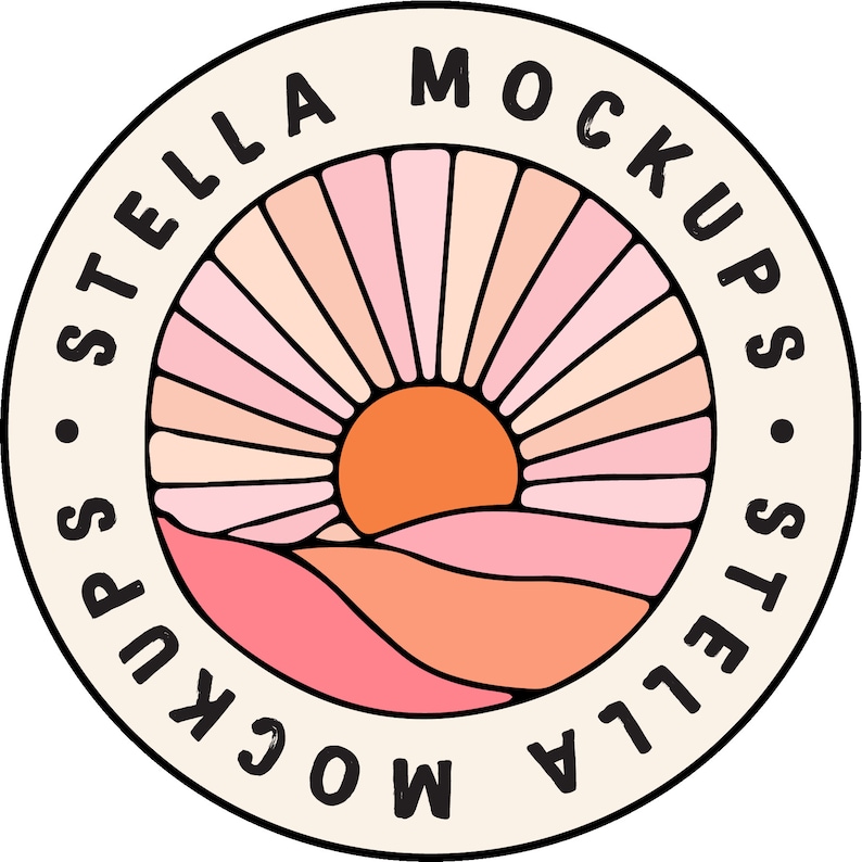 Może przedstawiać: Okrągłe logo z grafiką zachodu słońca w odcieniach r&oacute;żowego, pomarańczowego i brzoskwiniowego. Logo jest otoczone białym okręgiem z tekstem "Stella Mockups" powt&oacute;rzonym dwa razy.