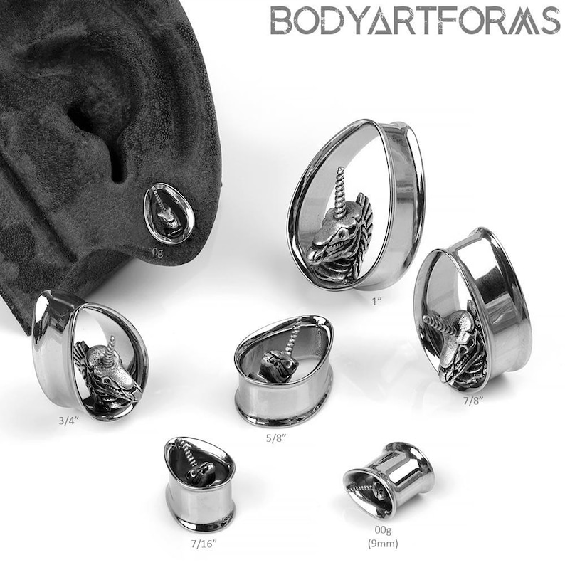 Pu&ograve; includere: Un set di tunnel per orecchie in acciaio inossidabile con disegni di testa di unicorno. I tunnel sono disponibili nelle dimensioni 0g (9 mm), 7/8 pollici, 5/8 pollici, 3/4 pollici, 7/16 pollici e 1 pollice.