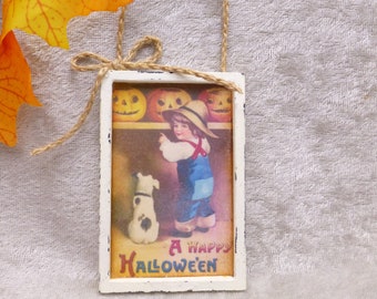 Ragazzo con scena di cane Ornamento di Halloween Decorazione Cornice in legno Materiali vintage fatti a mano