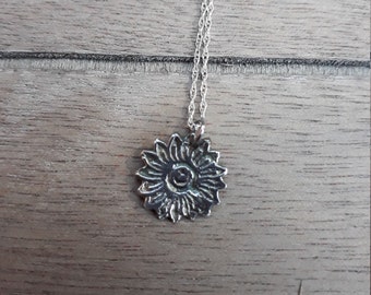 Crazy daisy pendant