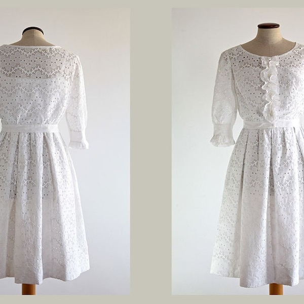 robe de mariée courte en dentelle vintage et veste assortie, robe guipure blanche vintage, robe de mariée blanche des années 1960, robe blanche longueur thé