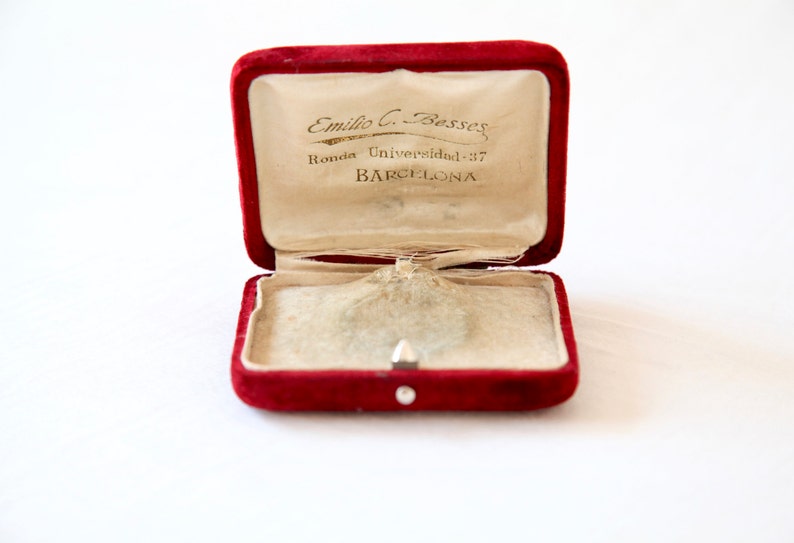Vintage Jewelry Display Red Velvet Pendant Box Antique Velvet Brooch Box FREE SHIP WORLDWIDE