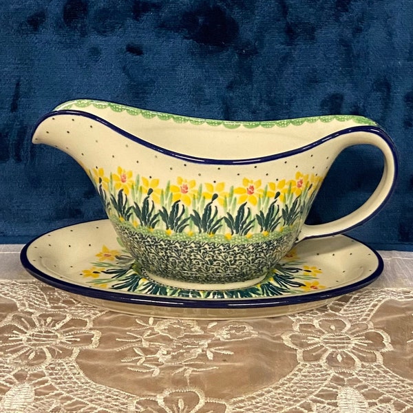Polish Pottery Ceramika Artystyczna Daffodil Gravy Boat & Catch Plate
