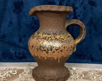 CARSTENS TONNIESHOF Fat Lava Pitcher