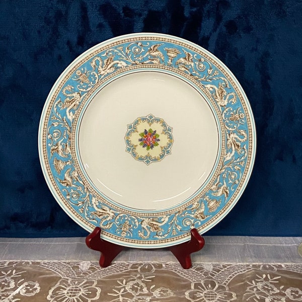 Wedgwood Florentine Turquoise Griffins, Bull & Urn Floral Dinner Plate