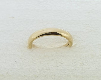 Alliance intemporelle pour femme faite main - Alliance demi-ronde en or 9 carats.