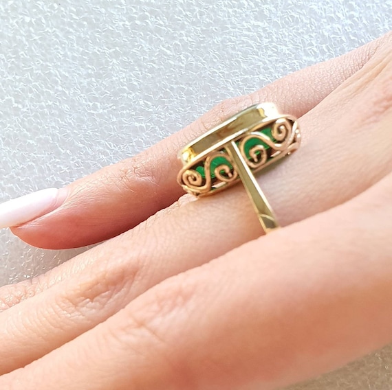 Green cameo ring clearance