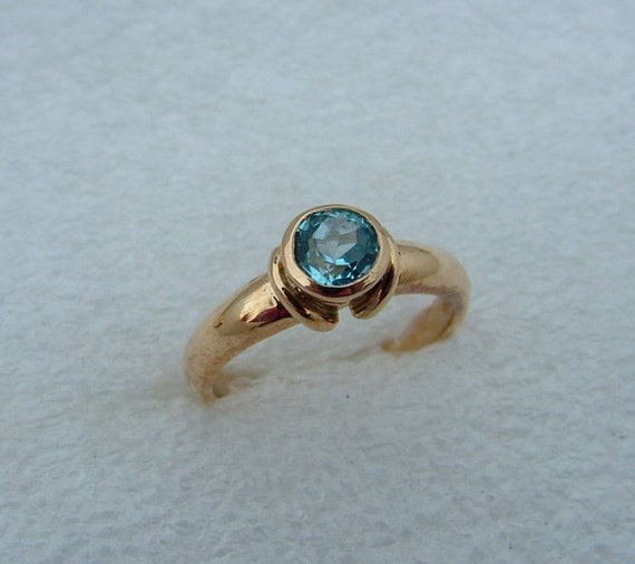 9ct gold topaz best sale ring