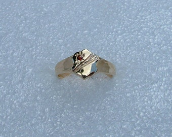 signet ring-10 carat yellow gold and ruby signet ring