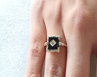 Black onyx ring.  Black Onyx and diamond ring.  Antique style black Onyx ring