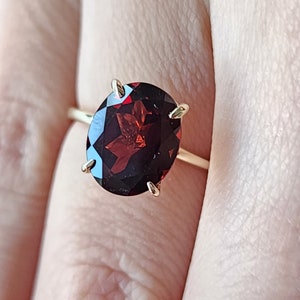 Garnet solitaire