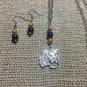 Louisiana College Football Purple And Gold Tiger Pendant Necklace Set