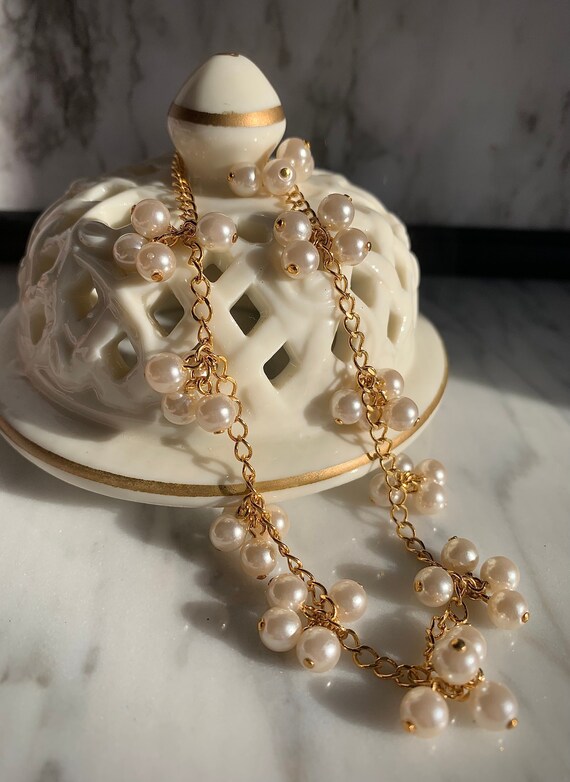 Vintage Avon Faux Pearl Cluster Gold Necklace - image 3