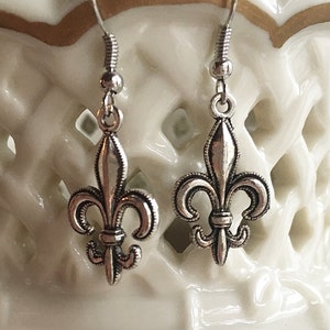 Silver Detailed Fleur De Lis Earrings Louisiana Theme image 2