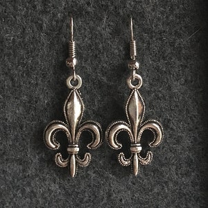 Silver Detailed Fleur De Lis Earrings Louisiana Theme image 4