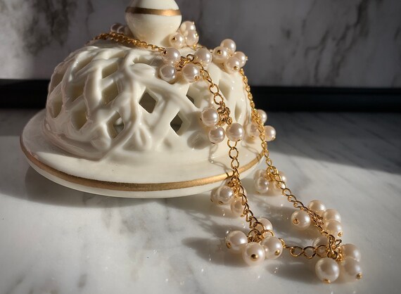 Vintage Avon Faux Pearl Cluster Gold Necklace - image 4