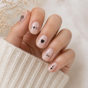 adesivos de arte de unhas de coração - adesivos de unhas de amor - arte de unhas com palavras de amor - arte de unhas de coração imagem 1
