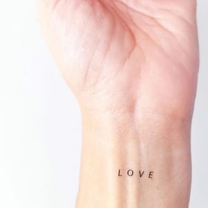 temporäre Tattoos des Wortes Liebe (5er-Set)