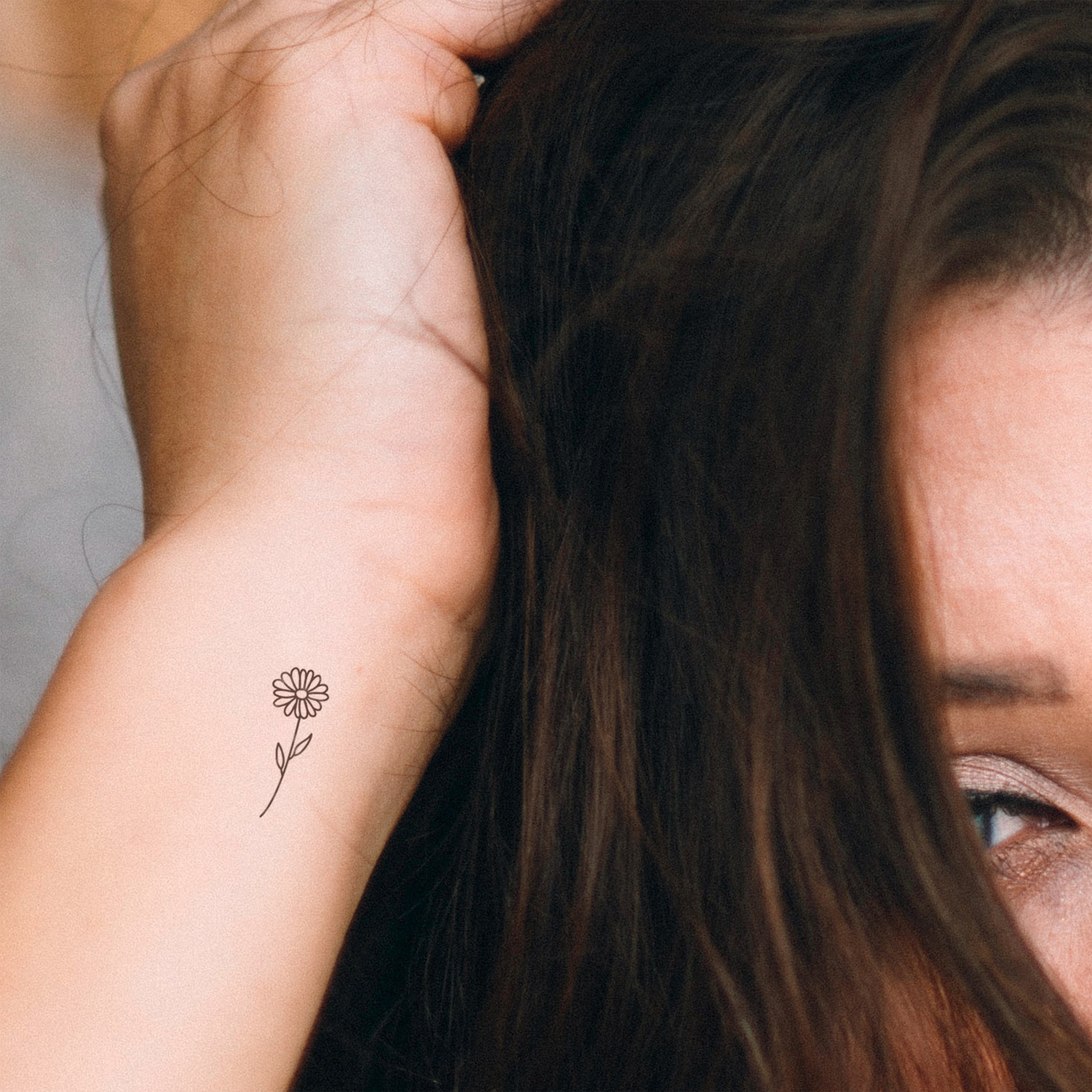 11 Minimalist Daisy Tattoo Ideas That Will Blow Your Mind  alexie