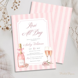 Könnte beinhalten: Eine rosa-weiß gestreifte Einladungskarte mit dem Text "Rosé All Day". Die Einladung zeigt eine Aquarellillustration einer Champagnerflasche, zwei Gläser Roséwein und Rosen. Die Einladung ist für eine Brautparty.