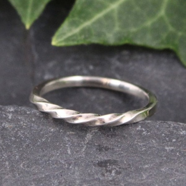 Fine silver twist ring, medieval and magical jewel, romantic woman ring to wear alone or stackable, wicca, art deco, viking