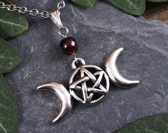 Collier Sorcière Triple Lune et Pentacle, bijou argenté Grenat rouge, pendentif ésotérique Sorcière, pentagramme wicca païen, magie gothique