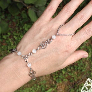 Bracelet de main volutes elfiques et Péristérite, bracelet-bague féerique argenté,bijou ésotérique, mariage médiéval nature, Pierre de Lune