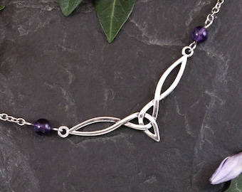 Collier celtique fin Triquetra Améthyste, noeud entrelacs médiéval violet argenté, wicca, bijou magie ésotérique gothique symbole sorcière