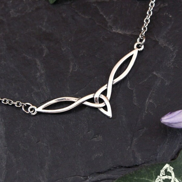 Fine Celtic silver Triquetra necklace, medieval silver fantasy jewelry, pagan wicca interlacing, gothic esoteric ritual, witch, samhain