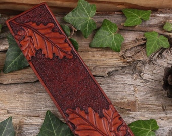 Oak leaf leather bookmark, natural tree embossed leather, brown brown, magical medieval book accessory, pagan wicca man woman