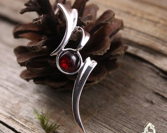 Pendentif elfique Grenat Argent massif, volute légère, magie féerique, rouge foncé argenté, collier air nature, bijou païen wicca, gothique