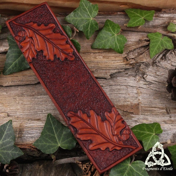 Oak leaf leather bookmark, natural tree embossed leather, brown brown, magical medieval book accessory, pagan wicca man woman