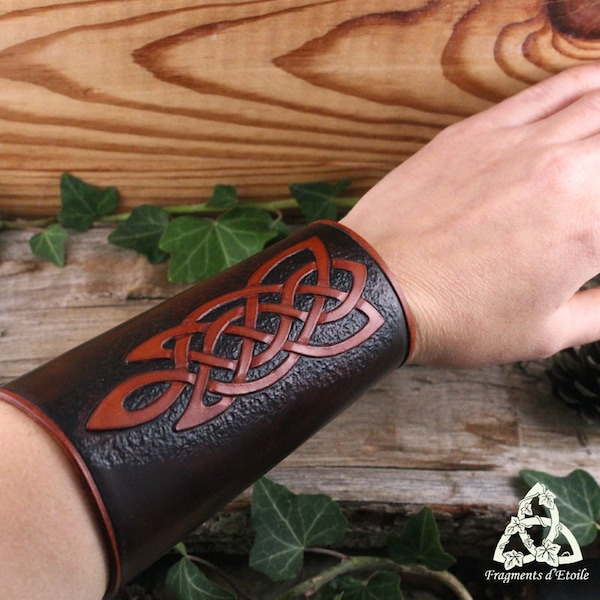 Canon d'avant-bras médiéval en cuir, bracelet de force noeud celtique, entrelacs infinis marron brun, manchette homme féerique ou elfique
