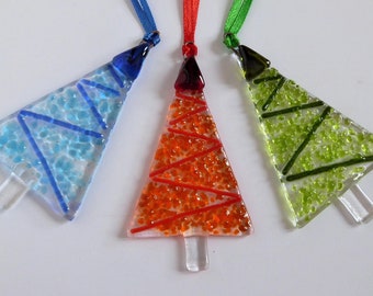 Fused glass christmas tree. Glass christmas decoration. Colourful festive xmas decoration. Hanging fused glass suncatcher. Secret Santa gift
