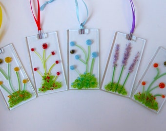 Fused glass flower suncatcher. Glass flower window or wall hanging. Spring flowers glass suncatcher. Floral art. Gardeners gift. Bee gift.