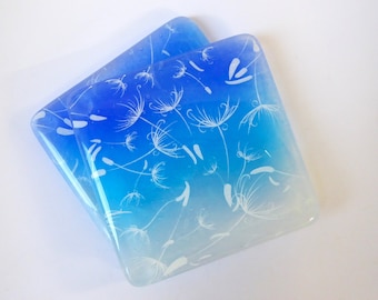 Fused glass flower coaster. Blue white dandelion clocks fused glass drinks mat. Gift for wine/ tea/coffee lover. Flower gift. Nature coaster