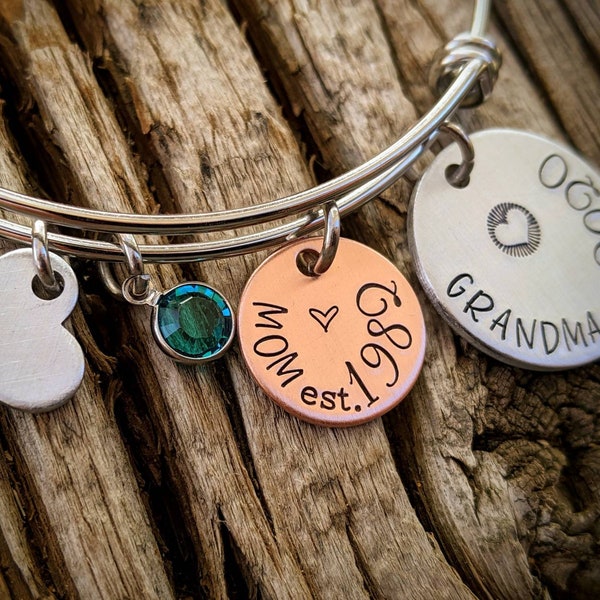 Personalized hand stamped grandma bangle. Pregnancy announcement bracelet. Gift for mom. Mothers day gift. Mothers day jewelry.