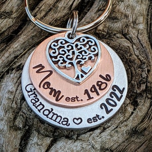 Personalized hand stamped grandma keychain. Custom mothers day gift. Tree of life keychain. Pregnancy announcement. Grandmother present.