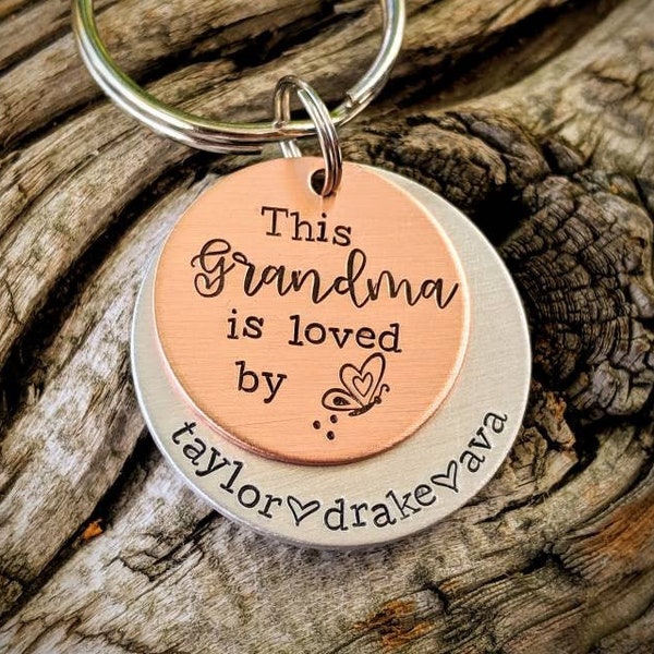 Personalized hand stamped grandma gift. Grandmother keychain. Mothers day gift for grandma. Nana keychain. Custom memaw gift.