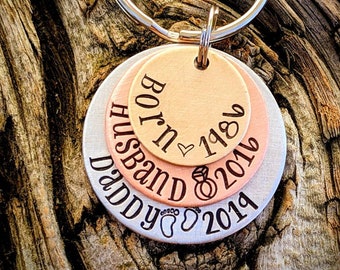 Personalized hand stamped fathers day keychain. Custom husband gift. Gift for new daddy. First time father gift. Custom Valentines gifts