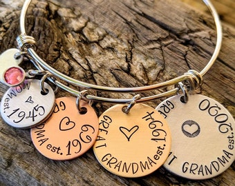 Personalized great great grandma bracelet. Gift for grandmother. Mothers day gifts for grandma. Nana bracelet. Pregnancy announcement gift