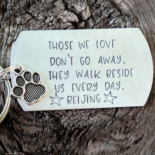 Personalized hand stamped pet memorial keychain. Loss of cat. Dog memorial. Rescue animal advocate gift. Rainbow Bridge gift. Sympathy gift.