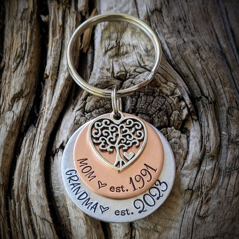 Personalized hand stamped grandmas keychain. Mothers day gifts for grandmother. First time grandma gifts. Custom pregnancy announcement. image 6