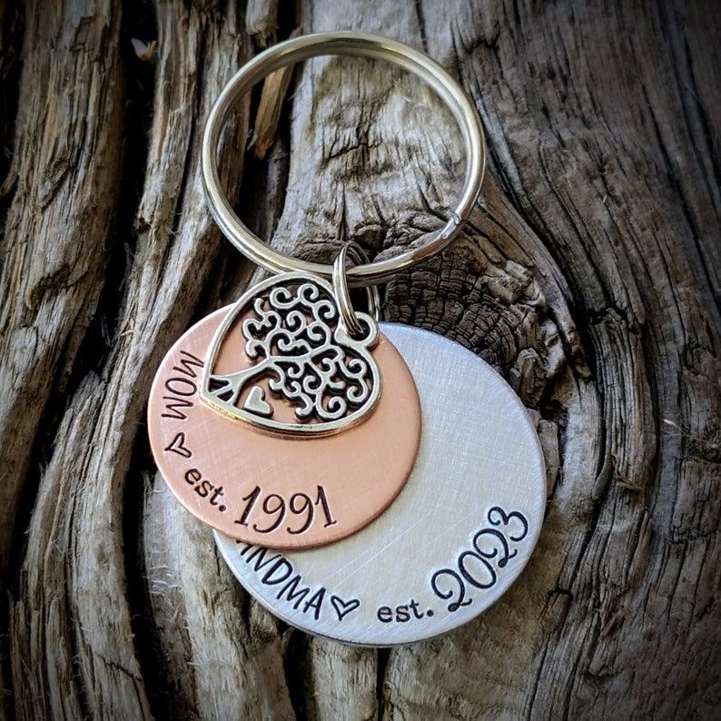 Personalized hand stamped grandmas keychain. Mothers day gifts for grandmother. First time grandma gifts. Custom pregnancy announcement. image 5