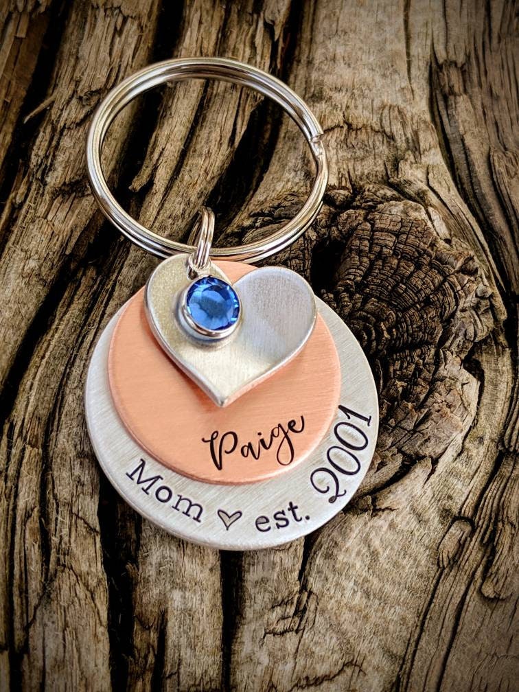  4pcs Mother's Day Keychain Mom Gift Bulk Gifts Letter Pendant Mother  Day Key Ring Bag Charms Glass Dome Charm Gifts for Moms Bag Pendant Key  Chain Mom and Dad Vintage Alloy 