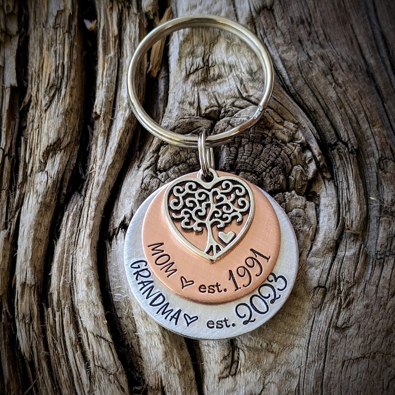 Personalized hand stamped grandmas keychain. Mothers day gifts for grandmother. First time grandma gifts. Custom pregnancy announcement. image 1