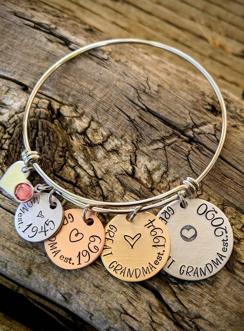Personalized great great grandma bracelet. Gift for grandmother. Mothers day gifts for grandma. Nana bracelet. Pregnancy announcement gift image 3
