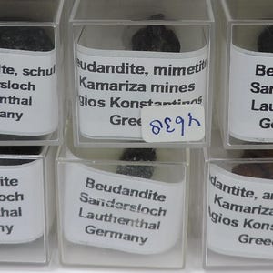Micromontajes de beudantita de Alemania, Italia y Grecia