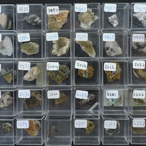 10 different thumbnails in boxes – old finds